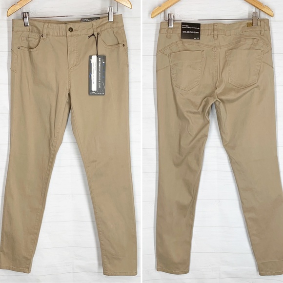 miss poured in blue pants